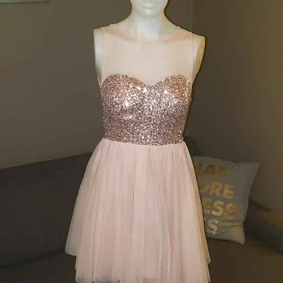 Forever 21 Dresses & Skirts - NWT Forever 21 Pink Mini Dress